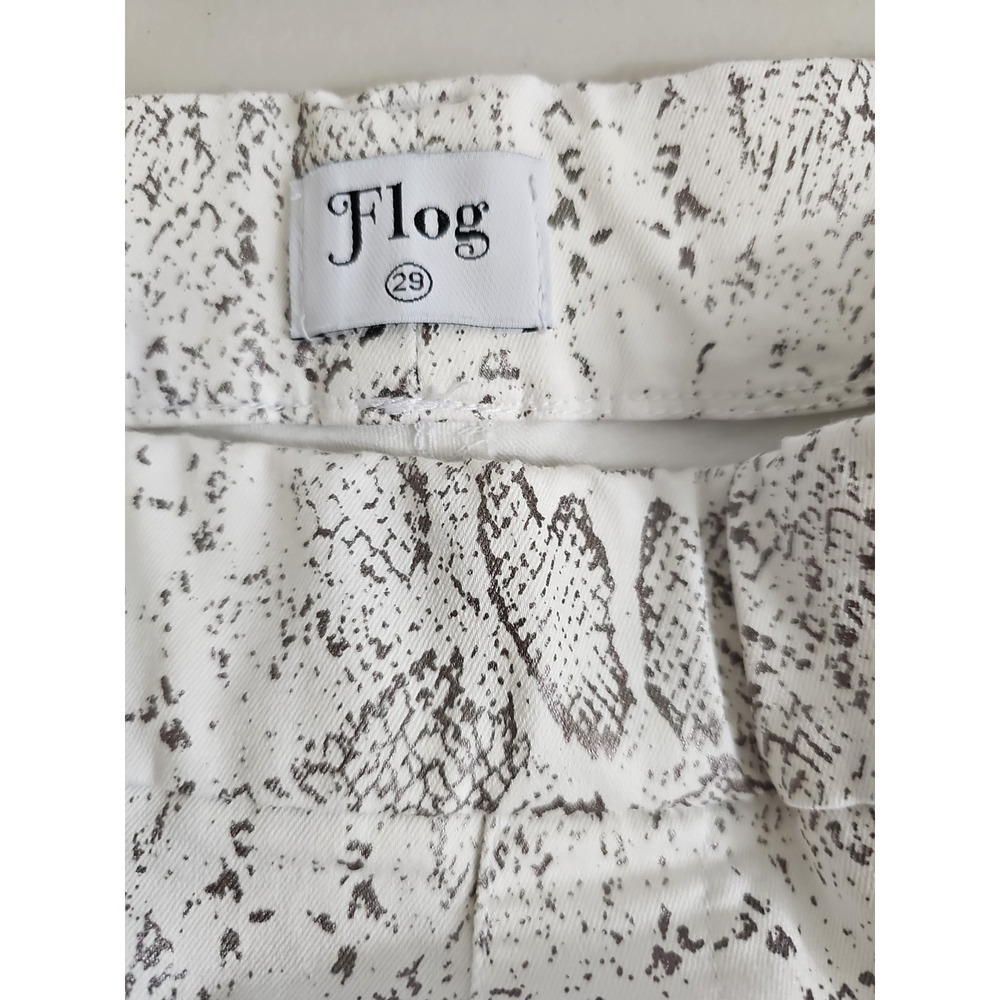 Flog ~Woman Size 29~ White Silver Animal Print Pull On Pants Stretch. - Picture 3 of 12